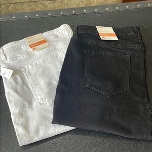 NWT Bundle 2 Old Navy Mid Rise Skinny Black & White Denim 1 Pair of Each Size 16
